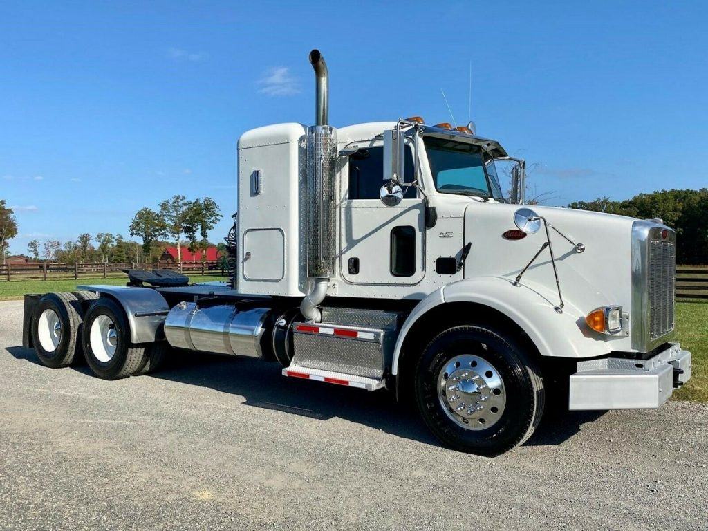 2012 Peterbilt 365 Sleeper Heavy Duty truck [great shape]