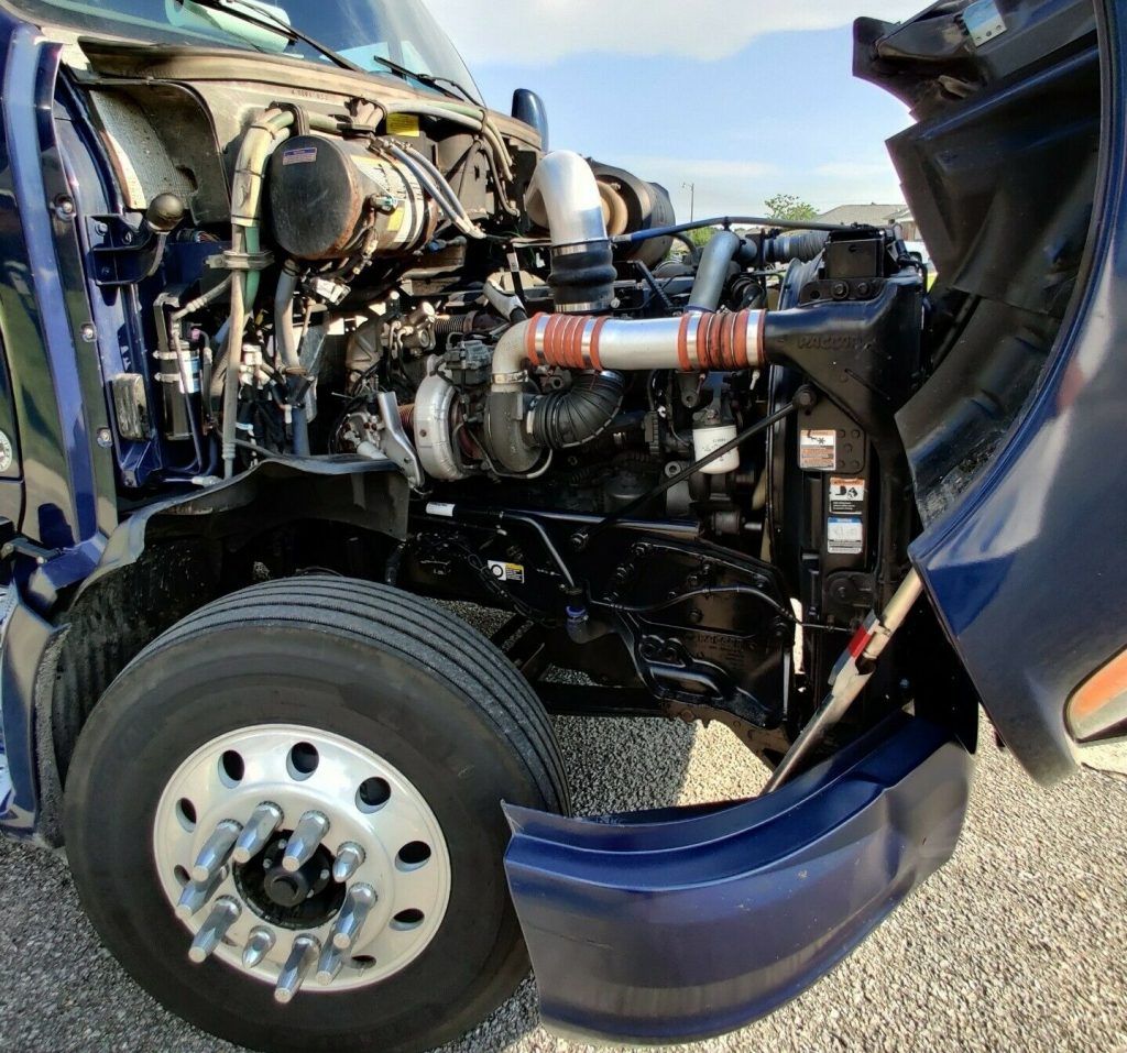 2013 Kenworth T700 truck [very well maintained]