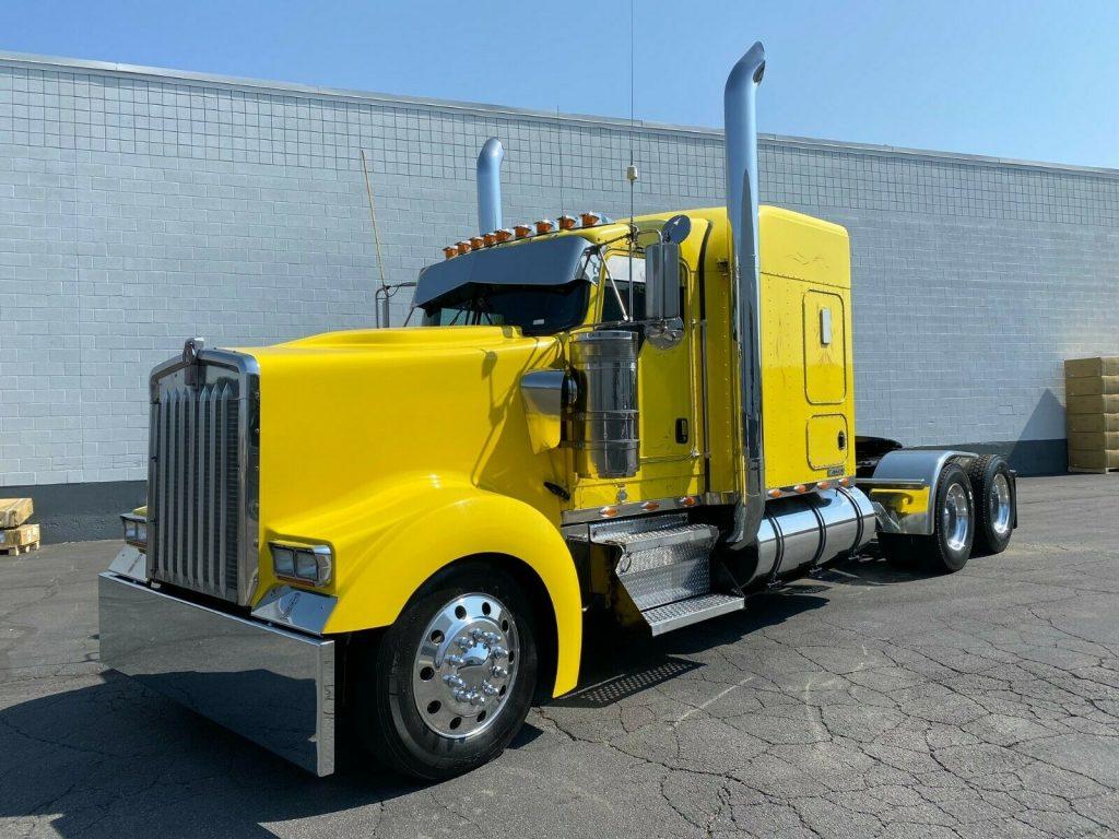 2004 Kenworth W900 truck [amazing truck front to back]