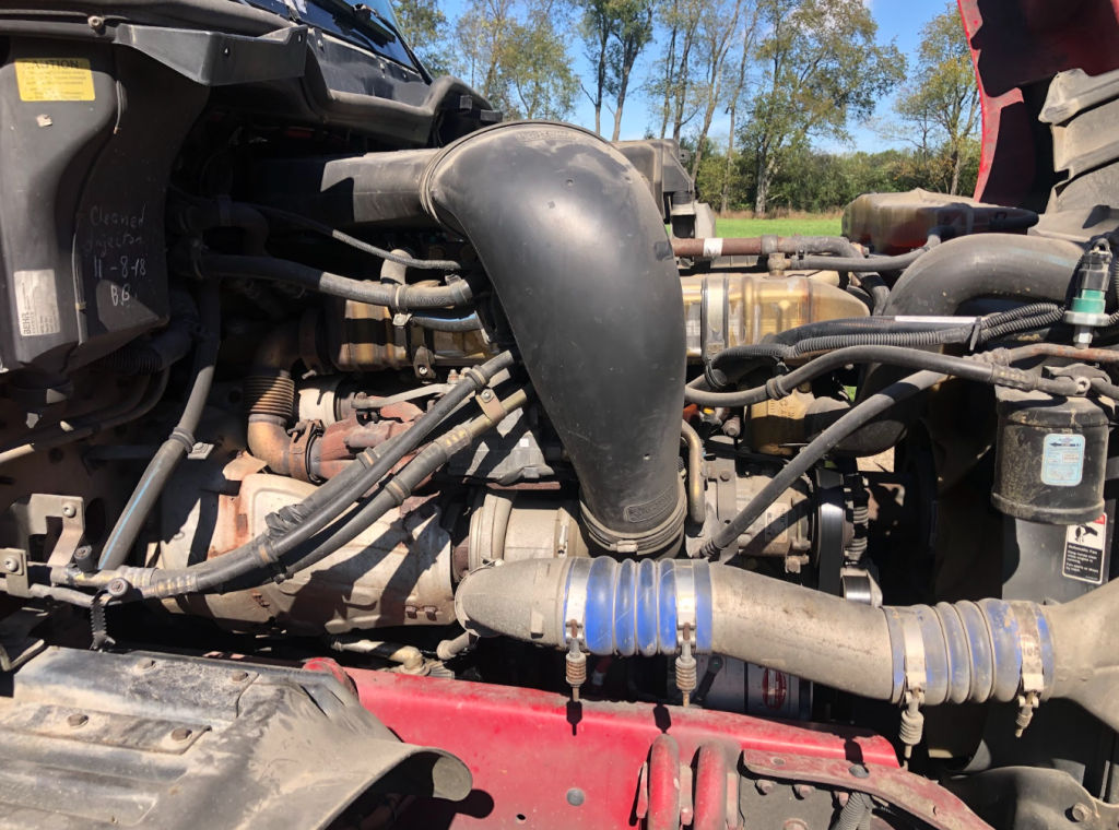 2010 Freightliner BIG Sleeper Detroit Diesel 13 SPD tractor [excellent running truck]