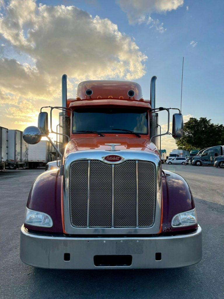 2014 Peterbilt 386 truck [very clean and loaded]