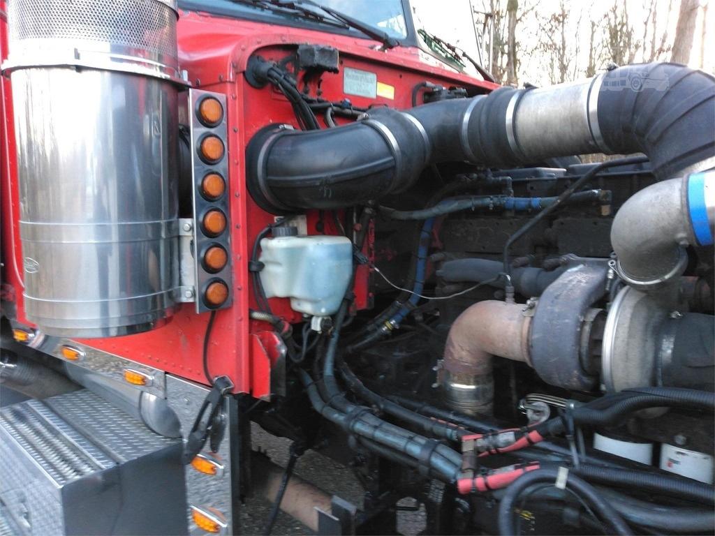 2002 Peterbilt 379EXHD Sleeper Semi truck [excellent inside and out]