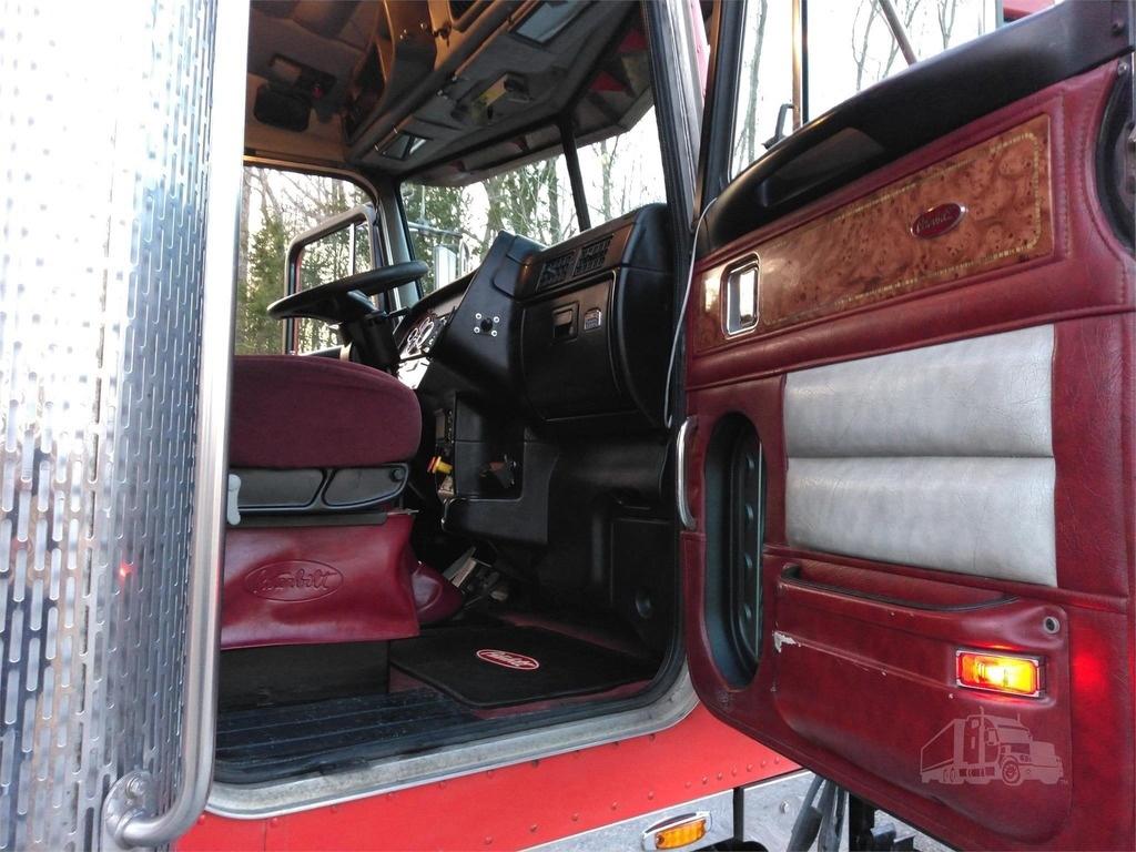 2002 Peterbilt 379EXHD Sleeper Semi truck [excellent inside and out]