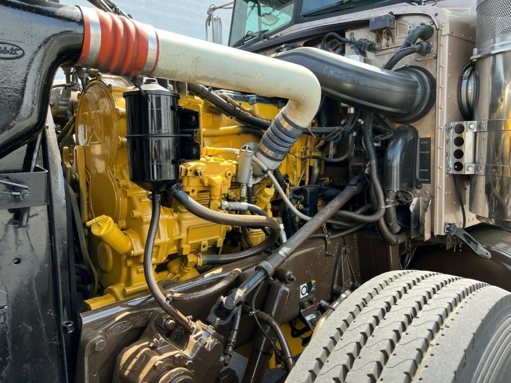 2001 Peterbilt 379 Sleeper truck [like new]