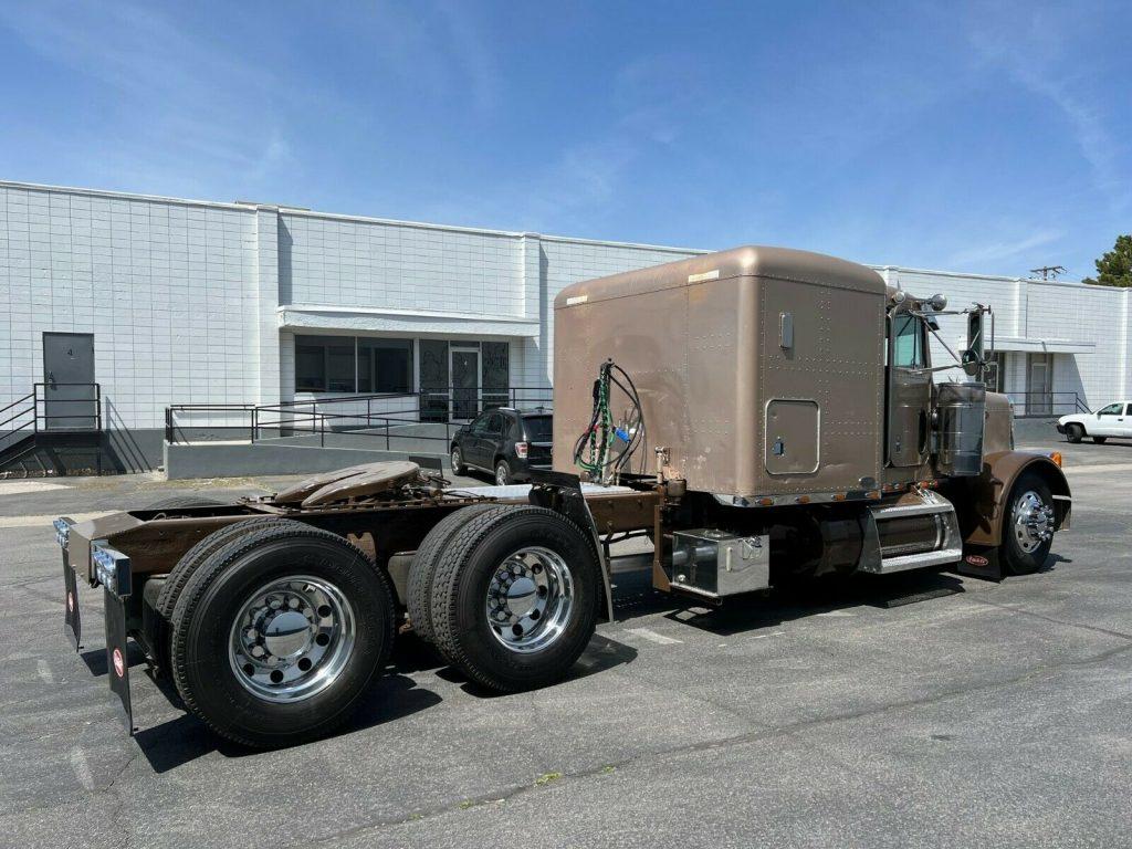 2001 Peterbilt 379 Sleeper truck [like new]