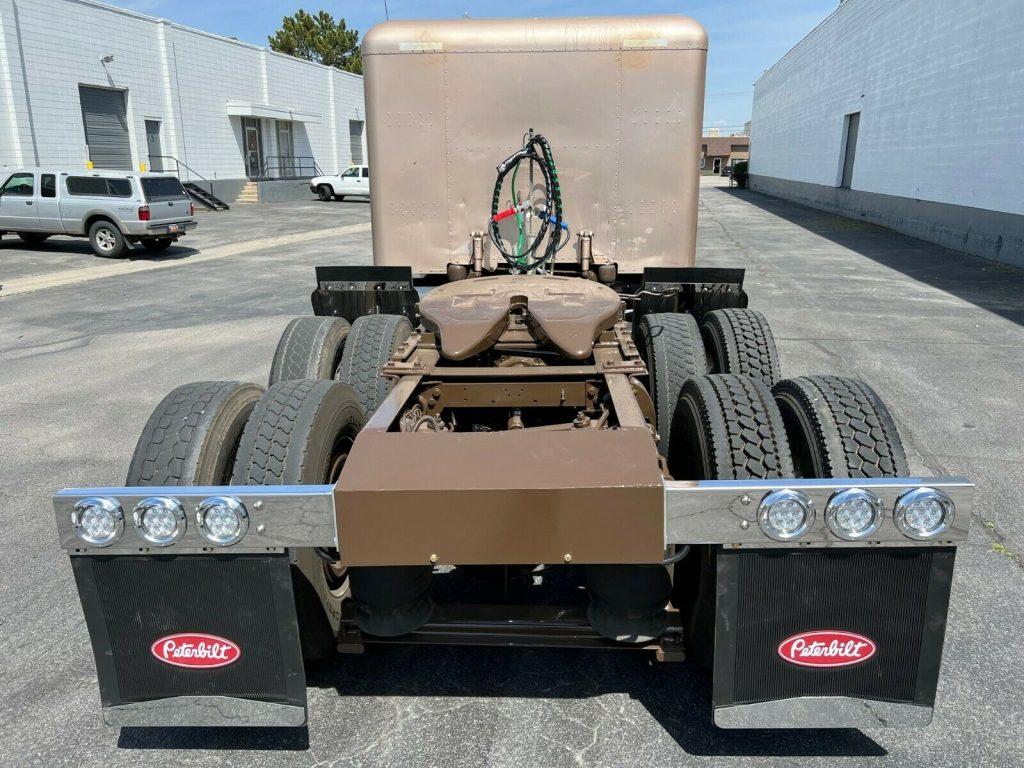 2001 Peterbilt 379 Sleeper truck [like new]