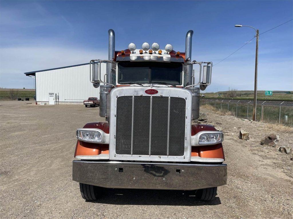 2010 Peterbilt 388 Sleeper Truck [great shape]