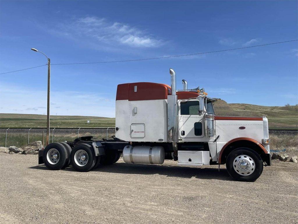 2010 Peterbilt 388 Sleeper Truck [great shape]