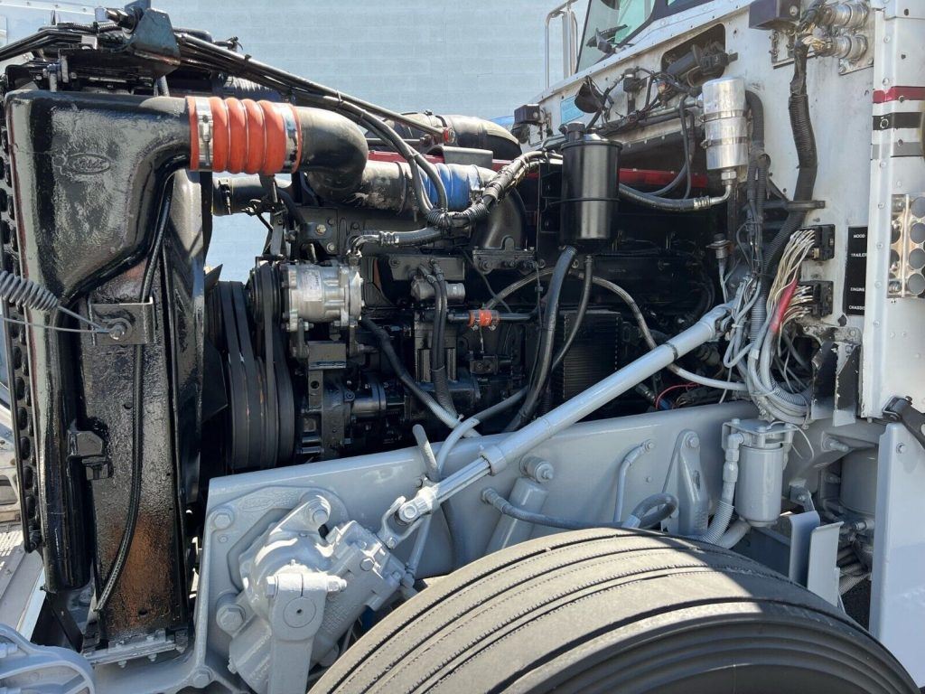 1994 Peterbilt 379 Sleeper truck [new parts]