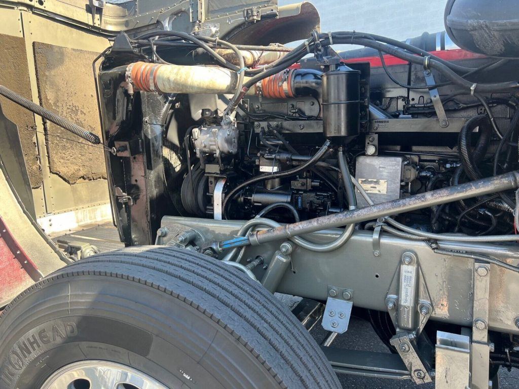 1999 Peterbilt 379 EXHD Sleeper truck [super clean rig]