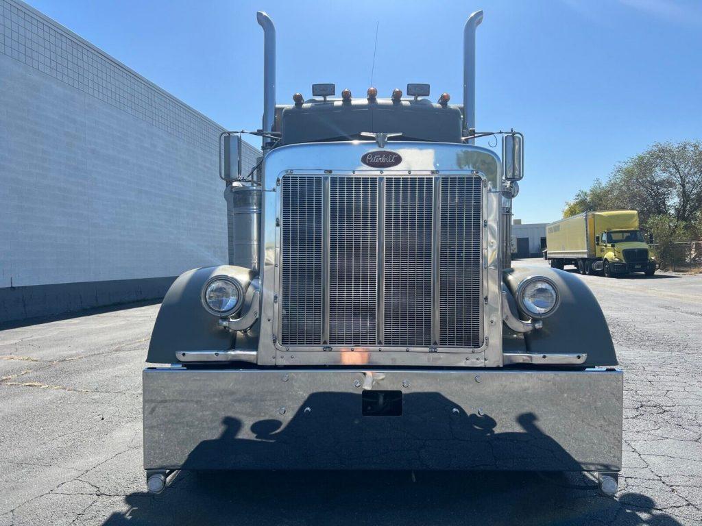 1999 Peterbilt 379 EXHD Sleeper truck [super clean rig]