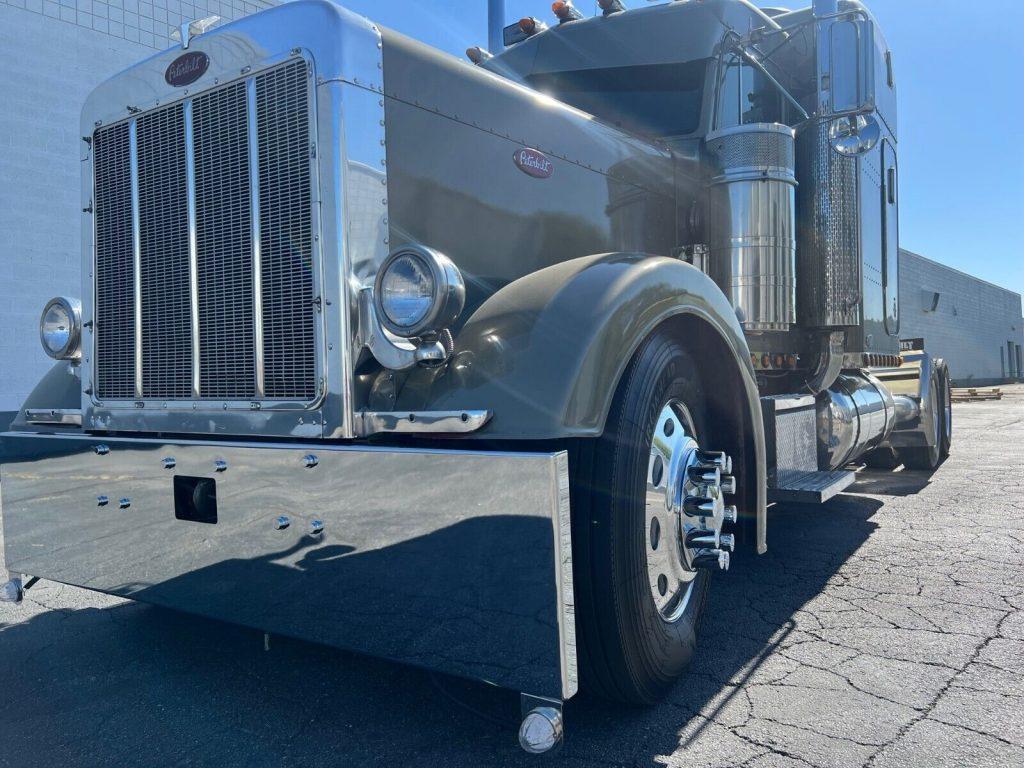 1999 Peterbilt 379 EXHD Sleeper truck [super clean rig]