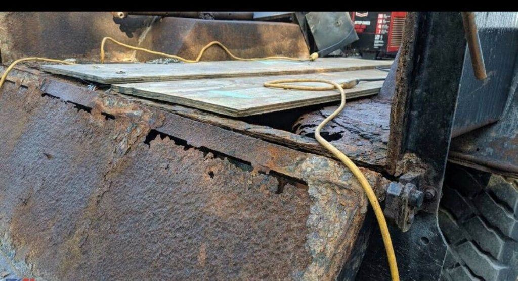 1977 Walters NCBS Truck with V Plow & Wings Snow Fighter