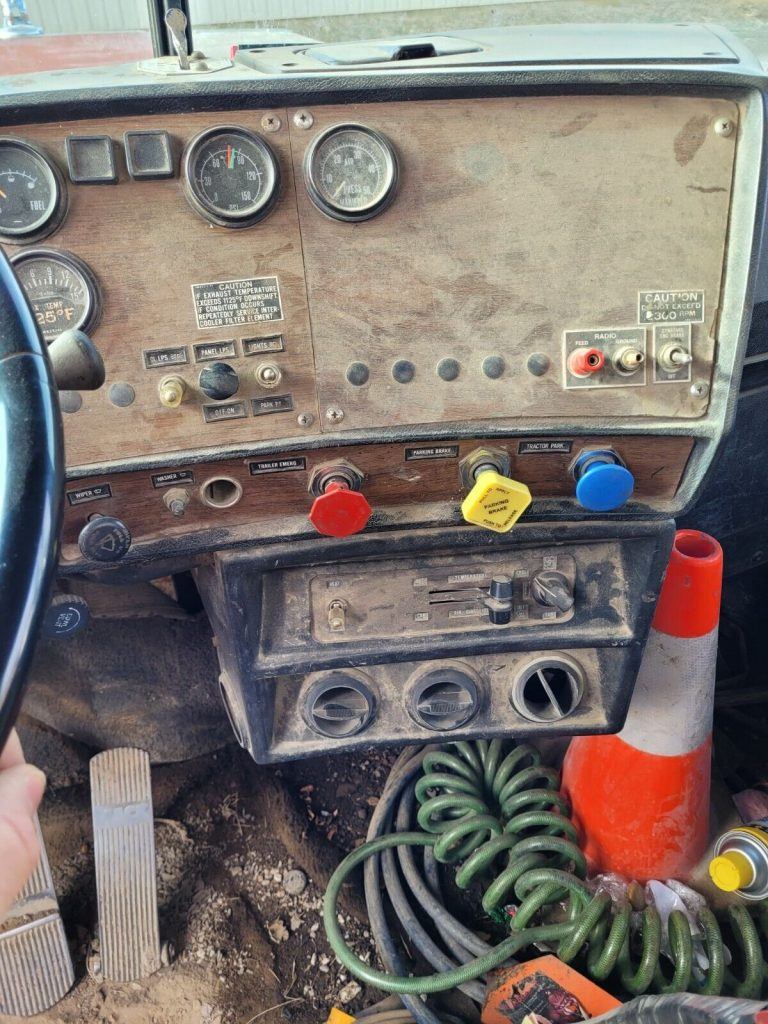 1983 Mack Superliner Dum truck [very solid hauler]