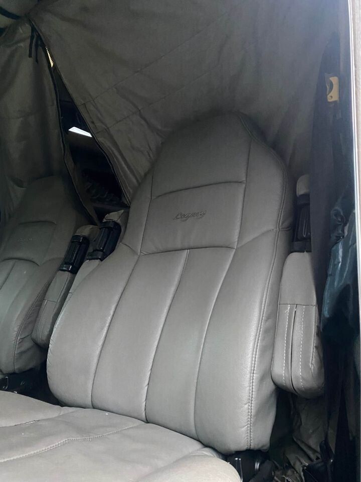 2000 Kenworth W900L Stuido Sleeper truck [new parts]