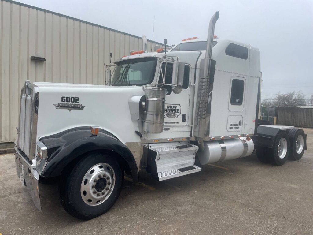 2007 Kenworth W900 Semi Truck Sleeper [very solid hauler]