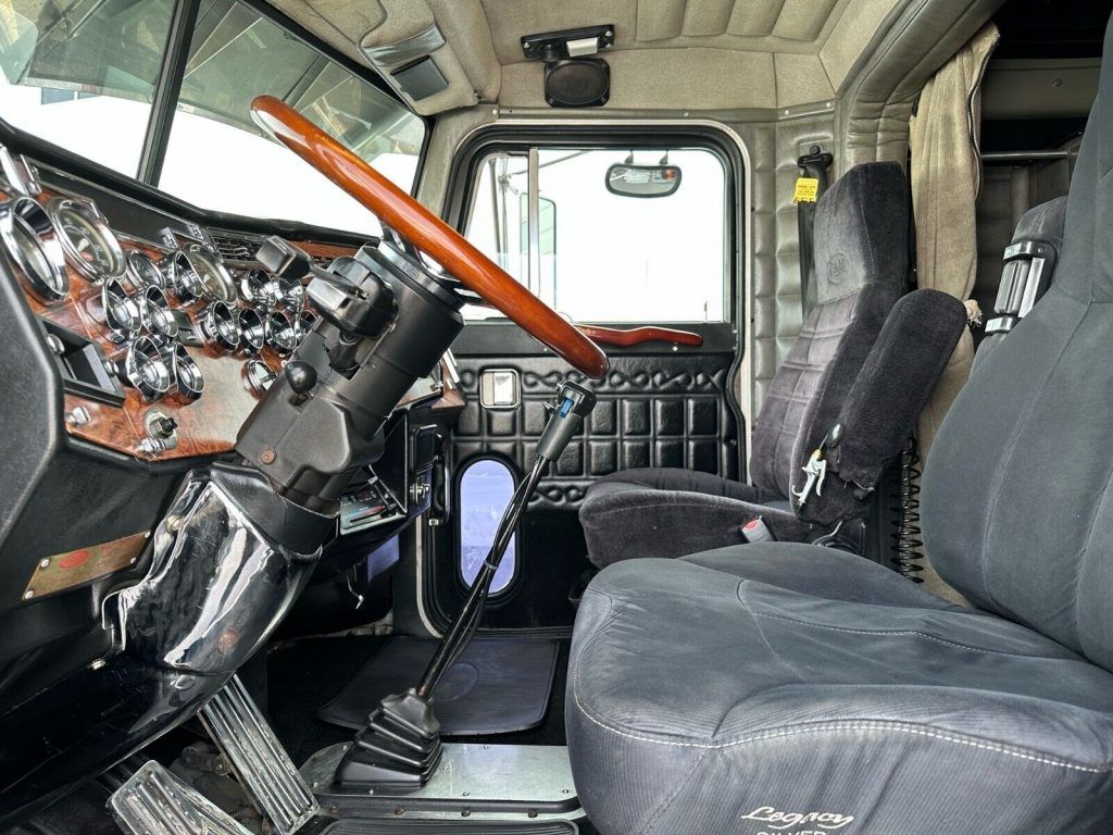 1994 Peterbilt 379 EXHD Sleeper [CAT Power]