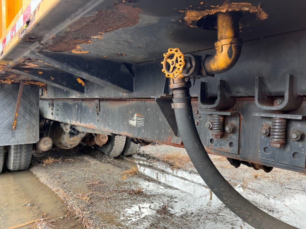 1999 International Garbage Truck