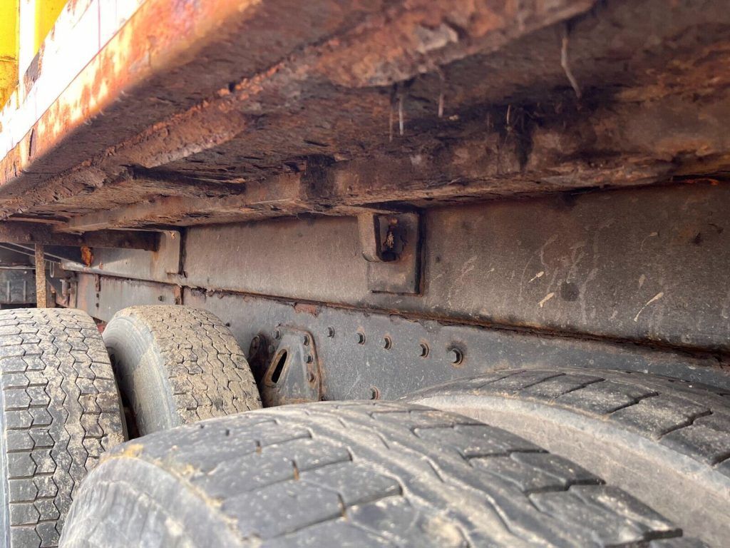 1999 International Garbage Truck