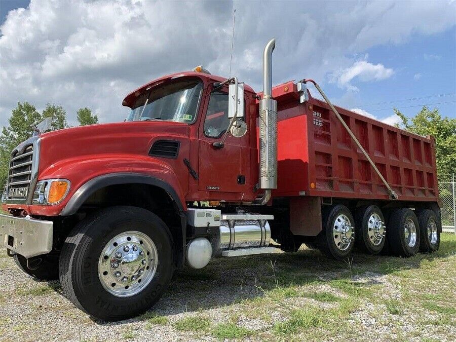 2006 Mack Granite Cv713 DUMP Truck [garage kept]