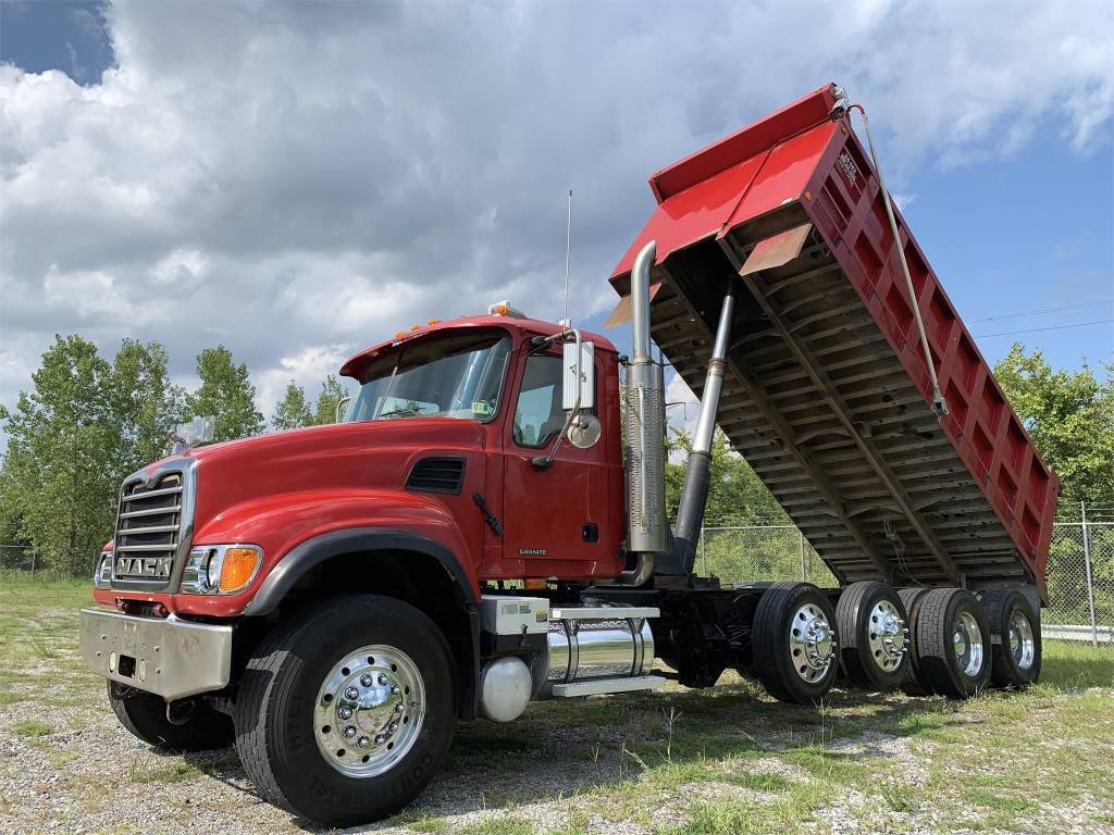 2006 Mack Granite Cv713 DUMP Truck [garage kept]