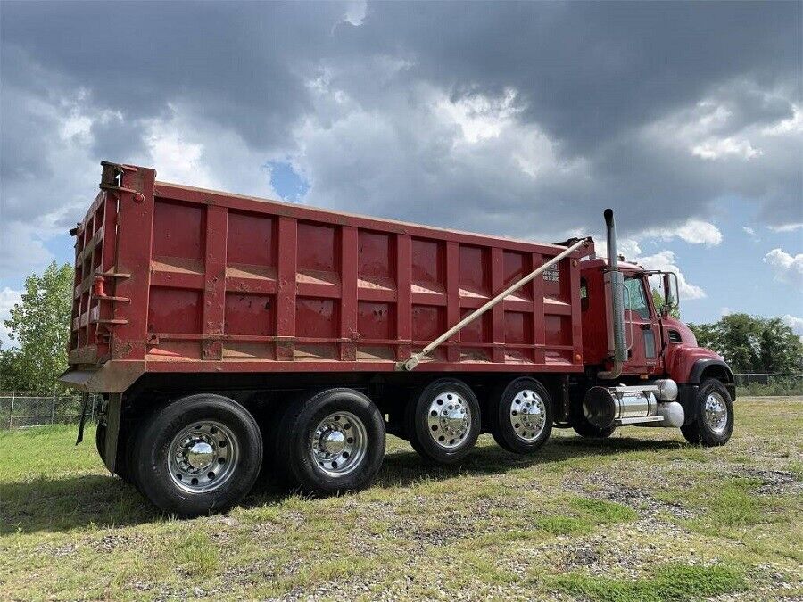 2006 Mack Granite Cv713 DUMP Truck [garage kept]