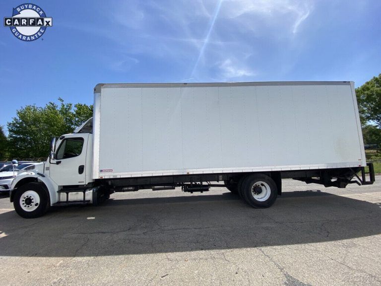 2012 Freightliner M2 26 FT @ Trucks for sale