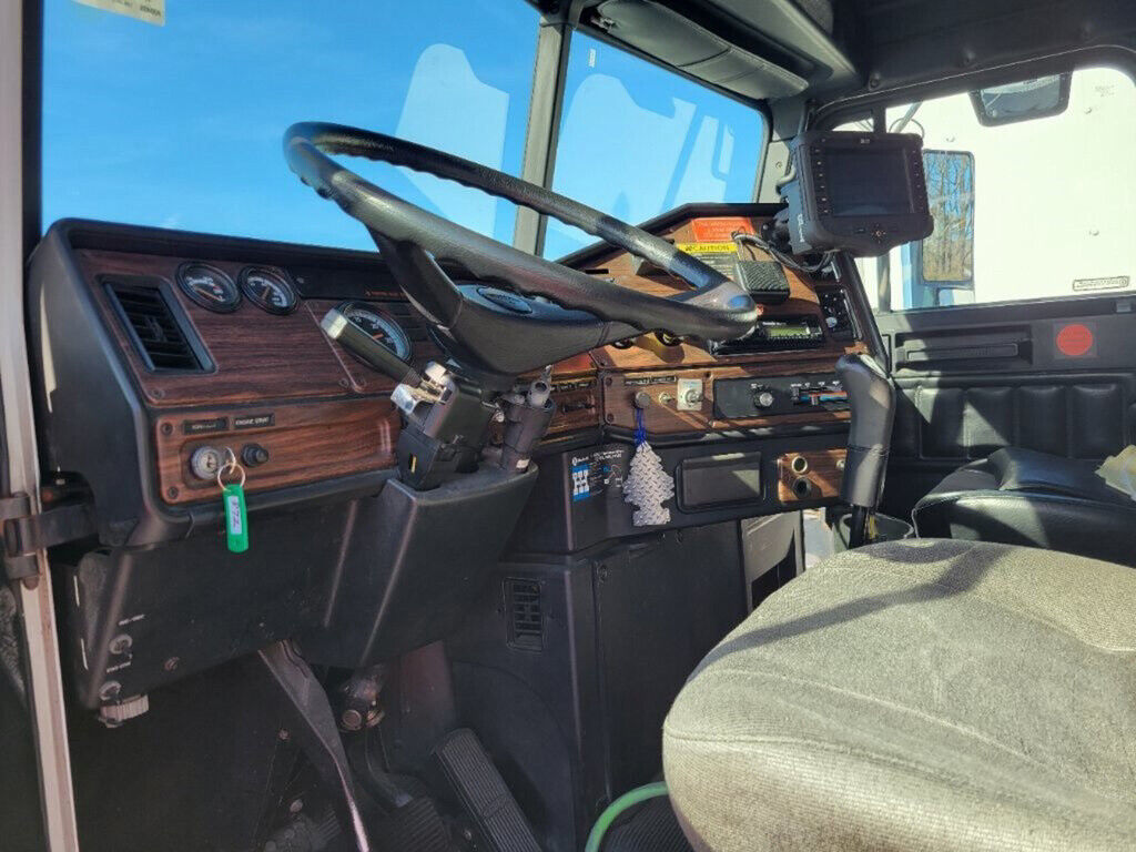 1999 Freightliner Conventional FLD120