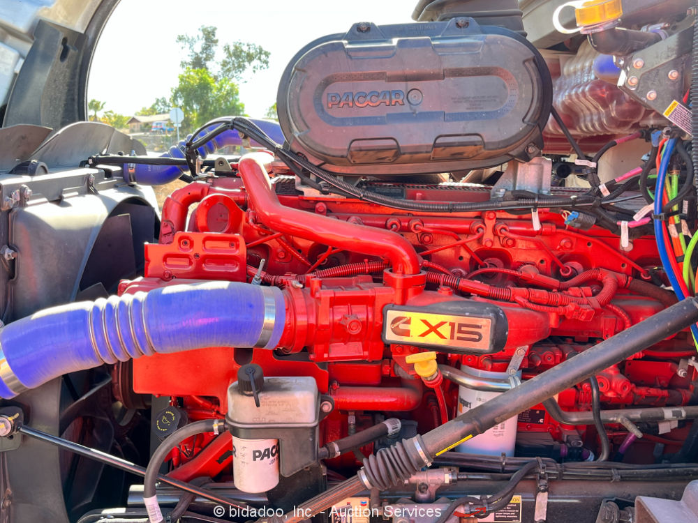 2022 Peterbilt 579 T/A truck [very clean]