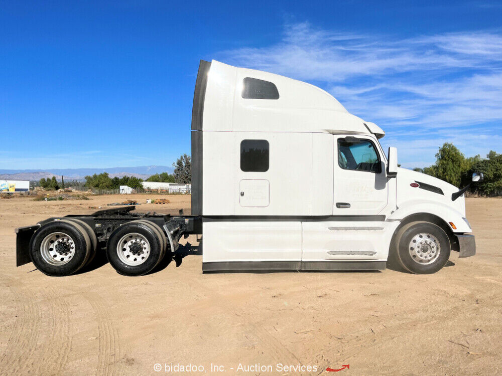 2022 Peterbilt 579 T/A truck [very clean]