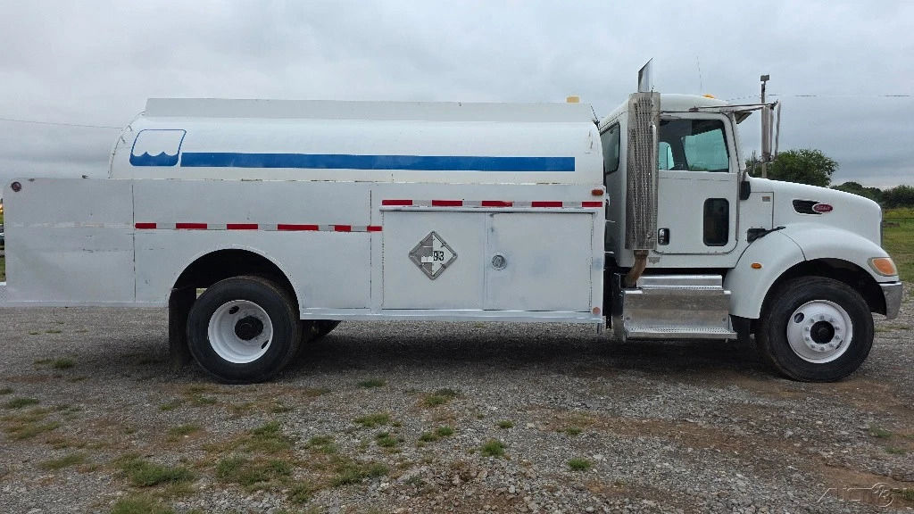 2012 Peterbilt 337 5 Compartment 2550 Gallon Fuel Tank Truck PX8 Auto