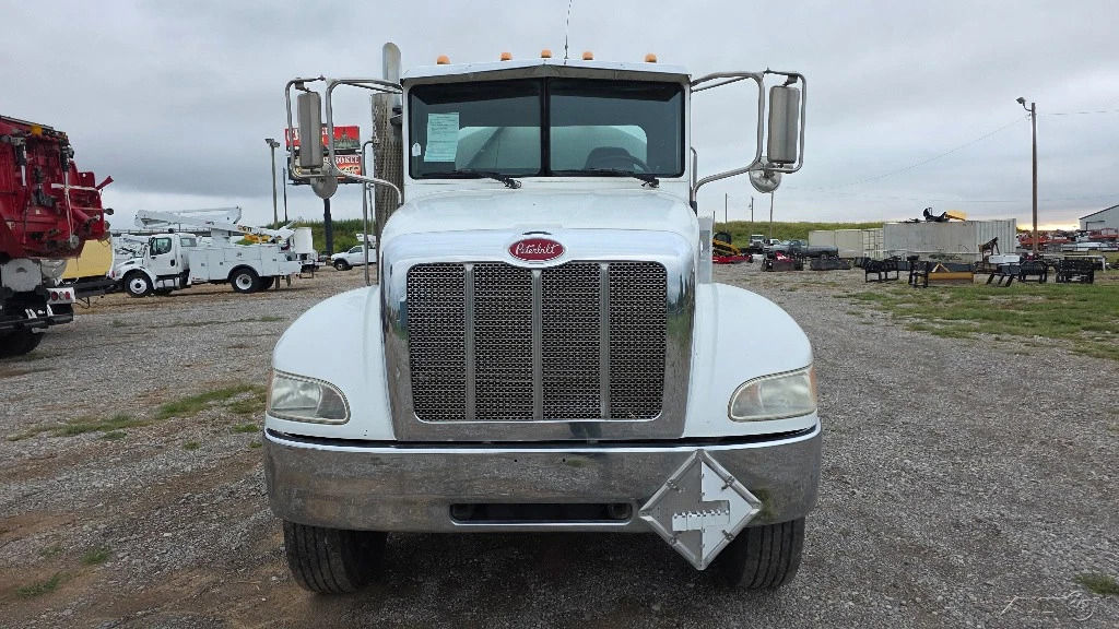 2012 Peterbilt 337 5 Compartment 2550 Gallon Fuel Tank Truck PX8 Auto