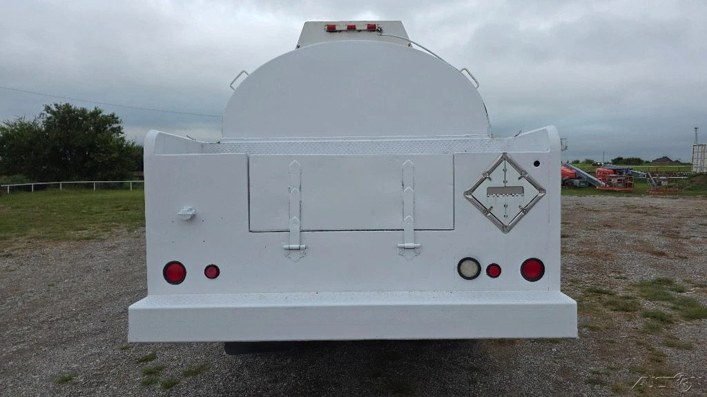 2012 Peterbilt 337 5 Compartment 2550 Gallon Fuel Tank Truck PX8 Auto