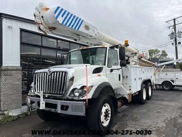 2013 International Workstar Utility 7400 Altec 60′ Material Handling Bucket
