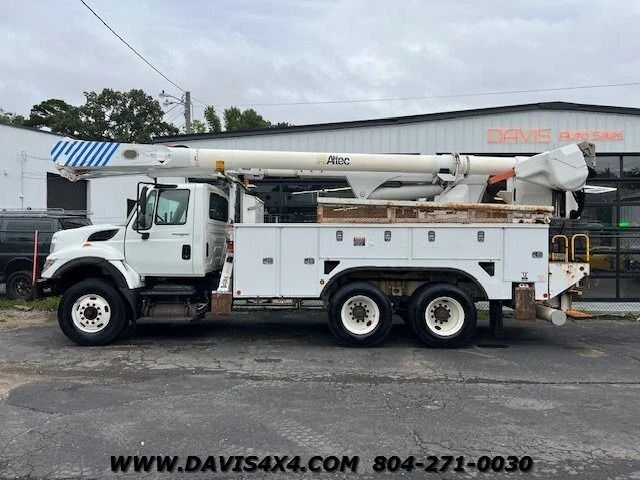 2013 International Workstar Utility 7400 Altec 60′ Material Handling Bucket