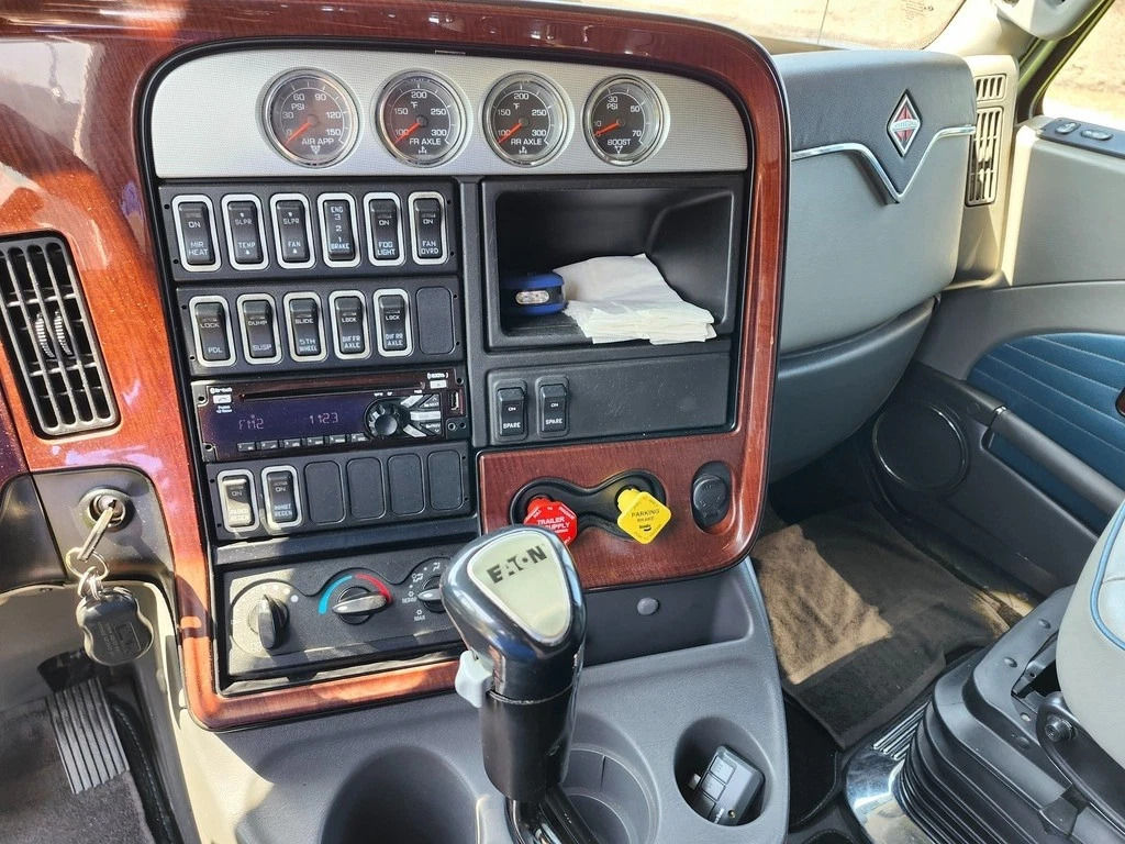 2016 International Lonestar 550hp Cummins ISX CB Radio Massage Seats