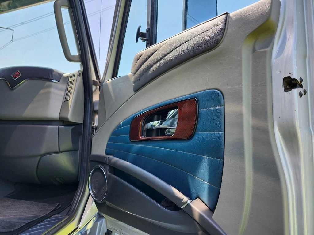 2016 International Lonestar 550hp Cummins ISX CB Radio Massage Seats