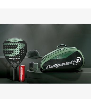 Bullpadel Vertex 2 Ltd M vs Bullpadel IONIC LIGHT 24