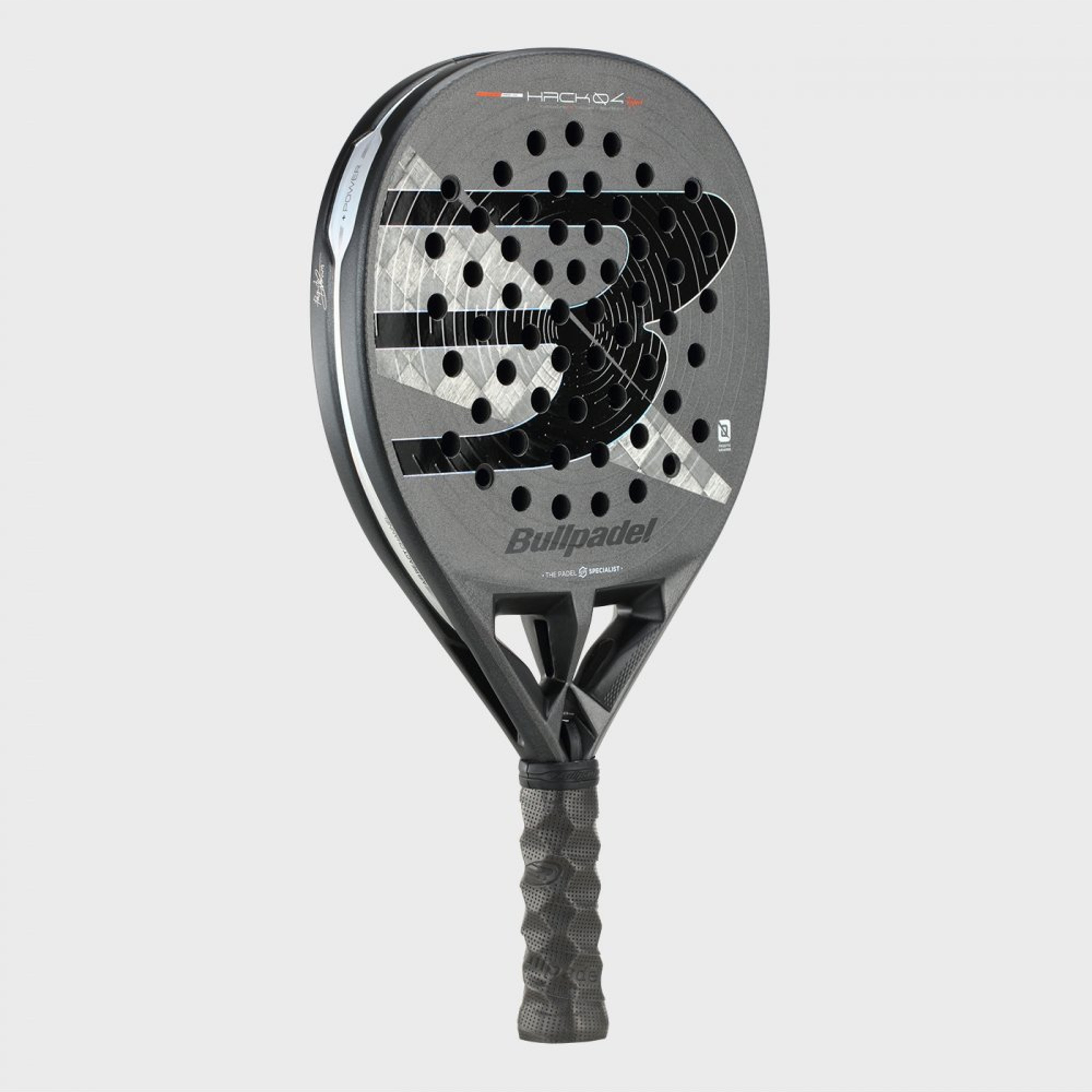 Bullpadel HACK 04 HYB 26 padel racket – angled view