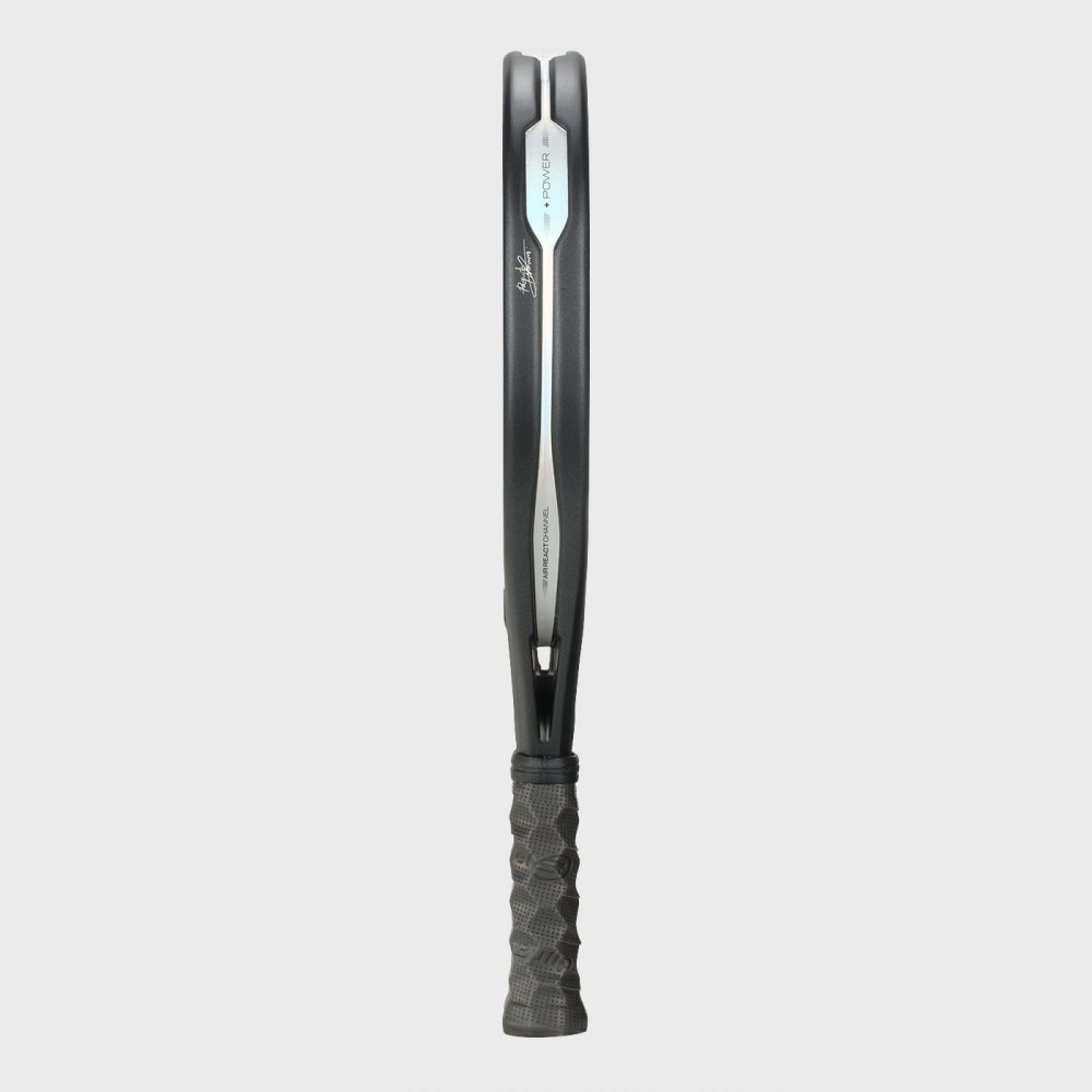 Bullpadel HACK 04 HYB 26 padel racket – left side view