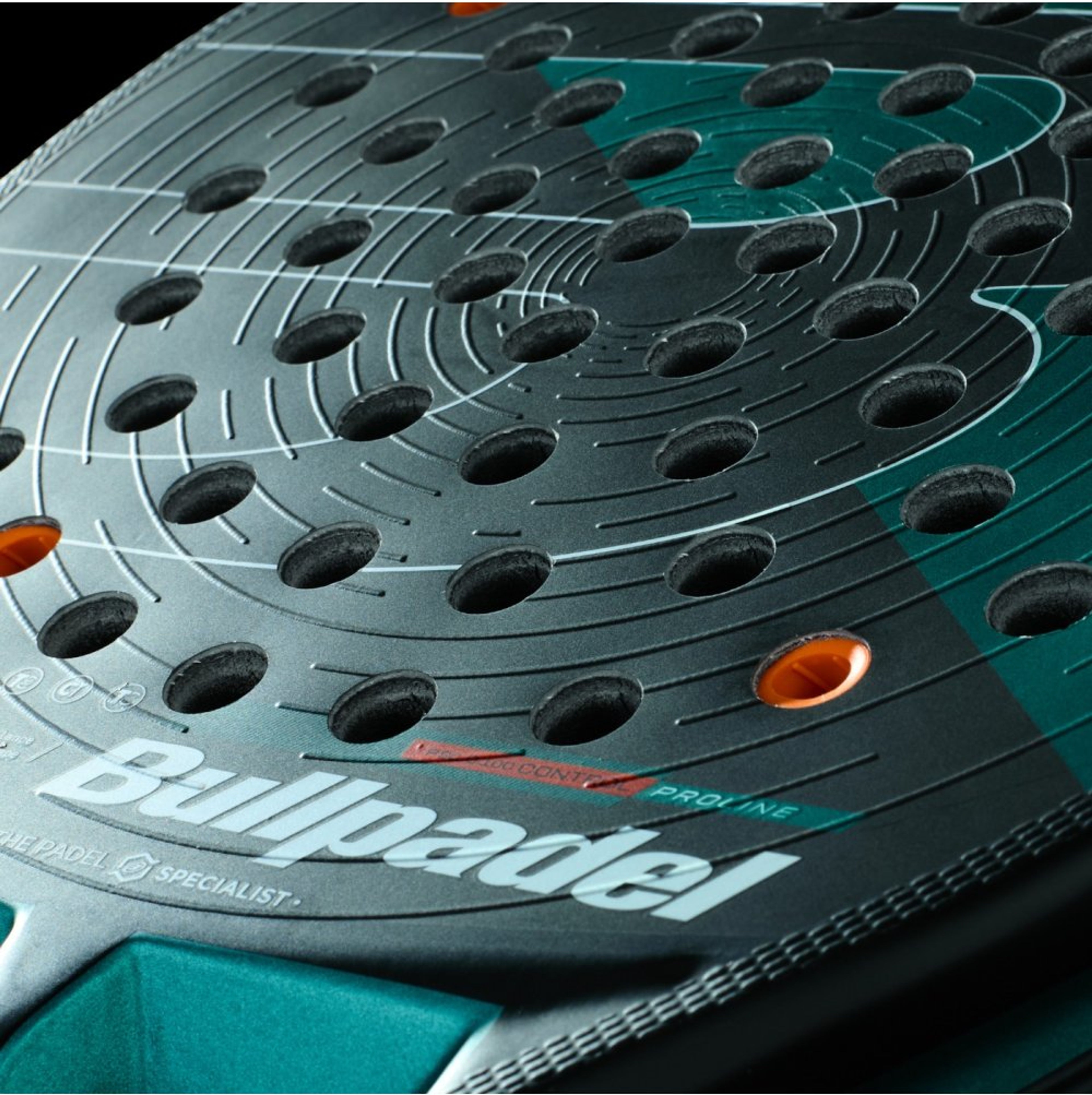 Bullpadel HACK 04 HYBRID 25 padel racket – detail