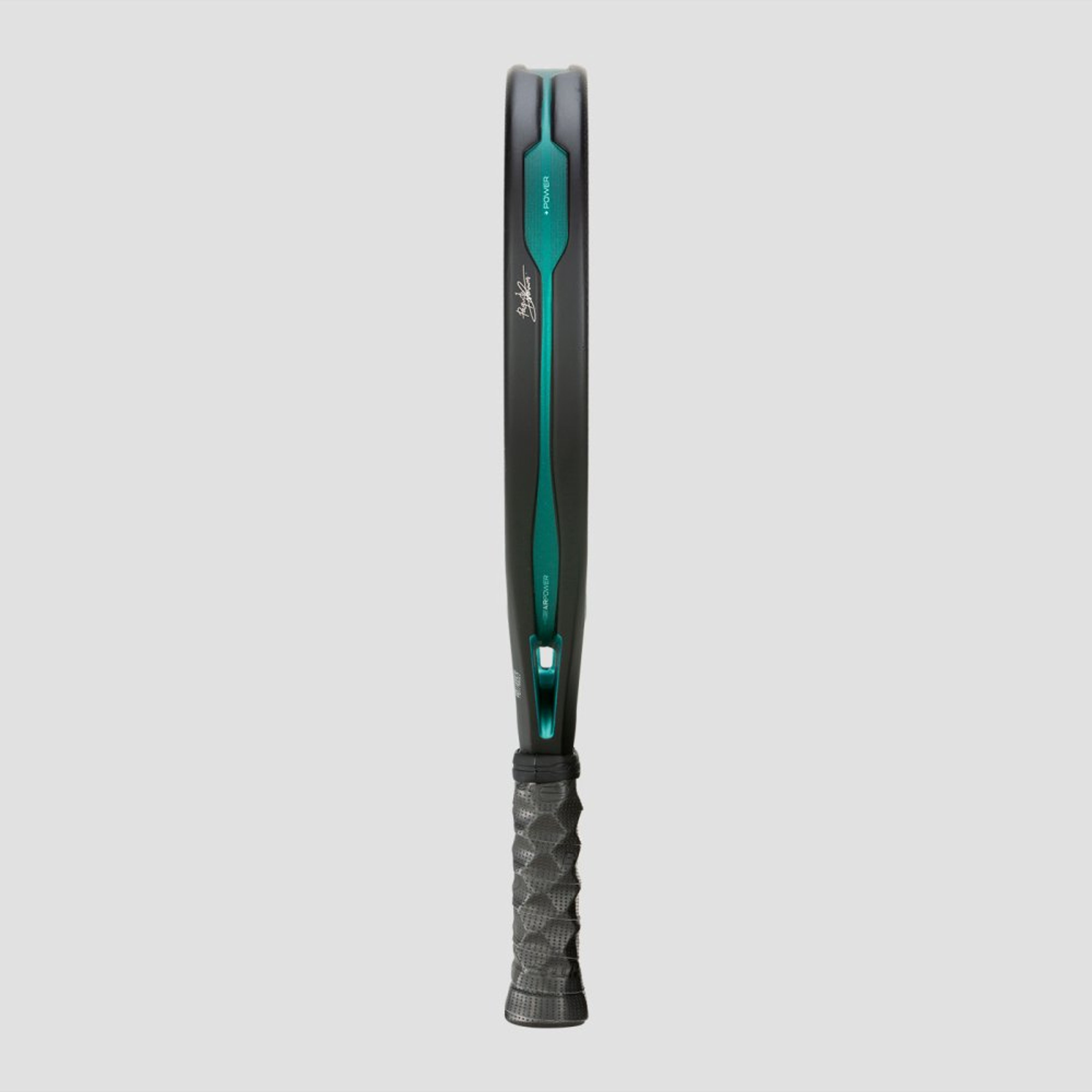 Bullpadel HACK 04 HYBRID 25 padel racket – left side view
