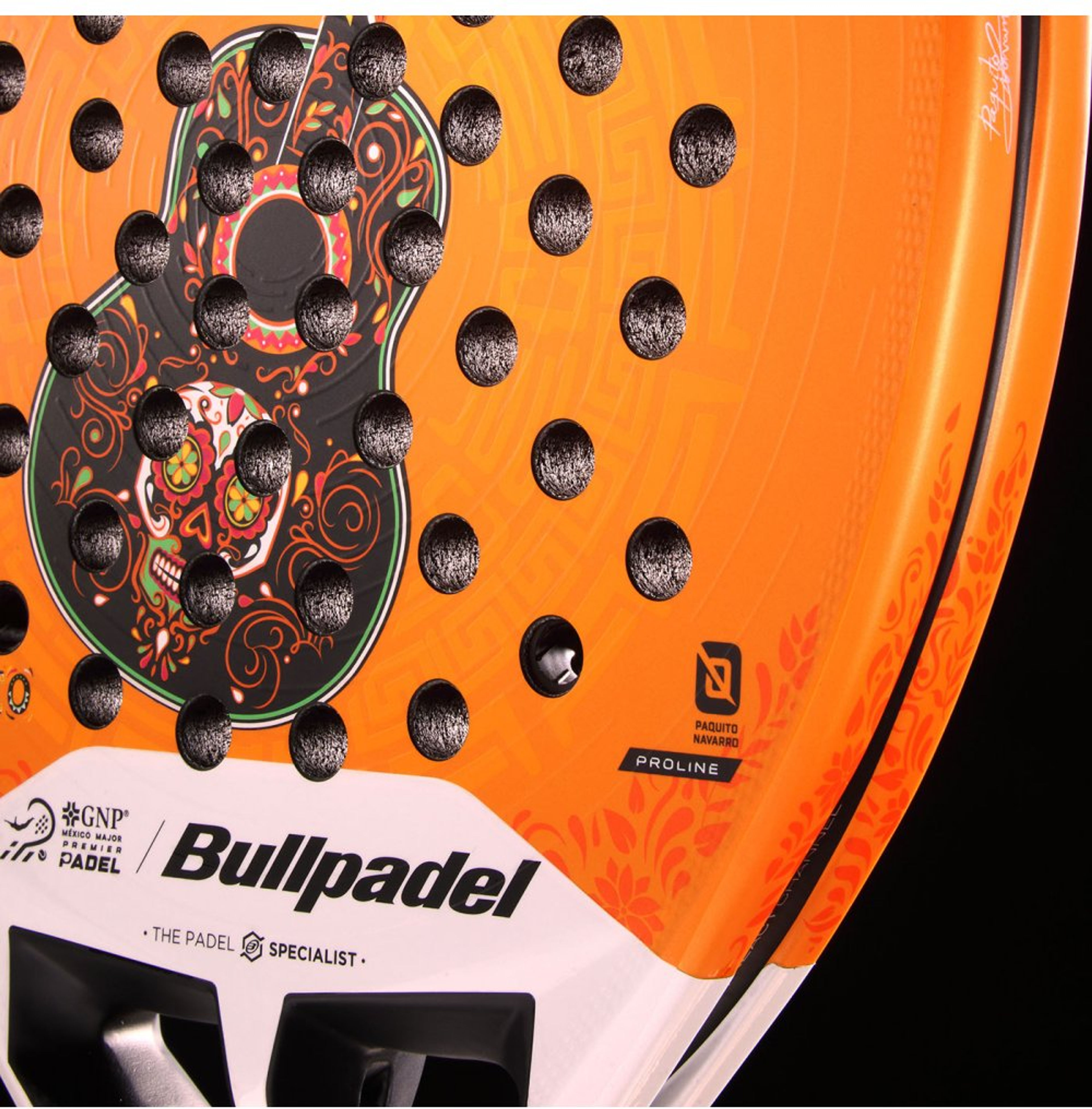 Bullpadel HACK 04 MX 25 padel racket – horizontal side view