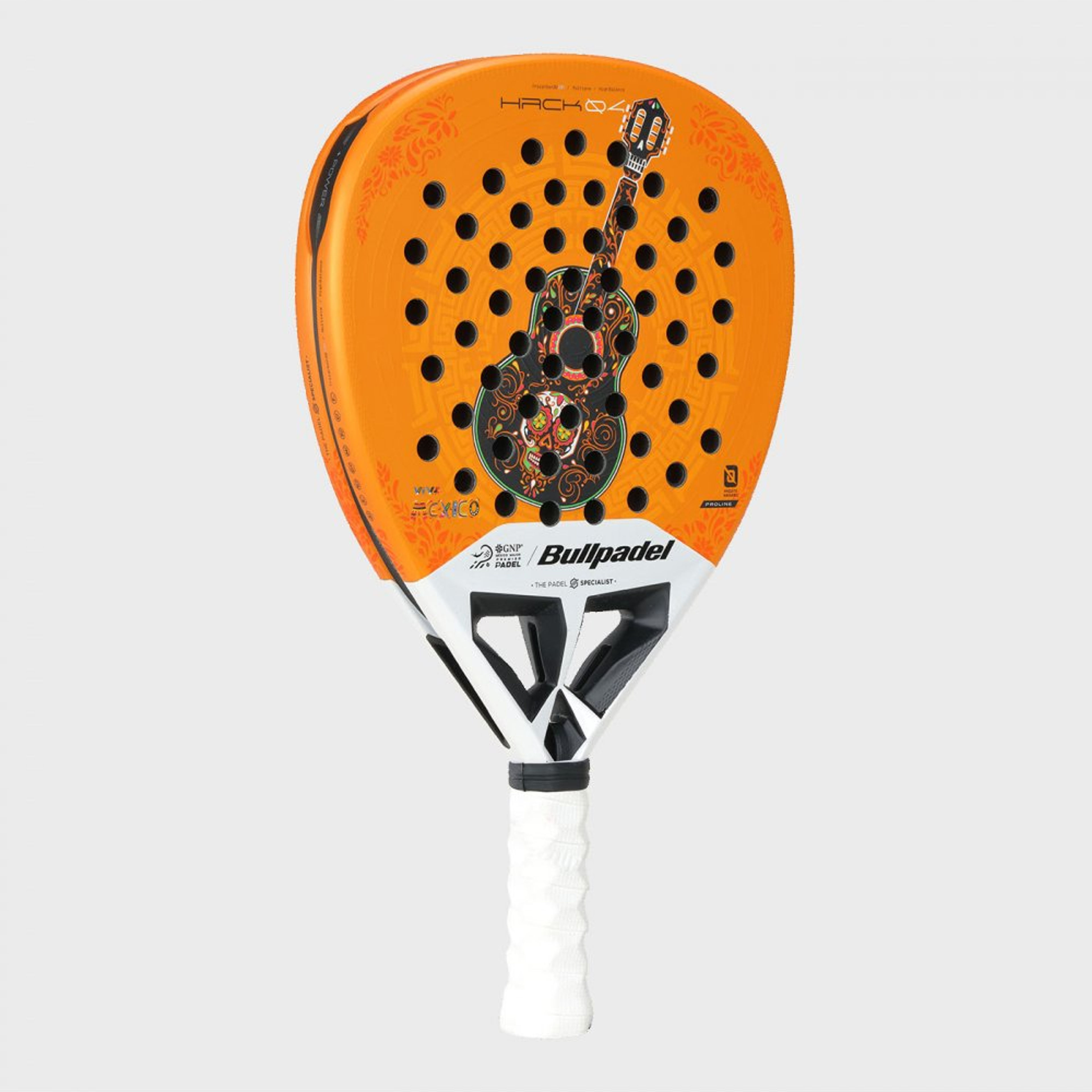 Bullpadel HACK 04 MX 25 padel racket – angled view