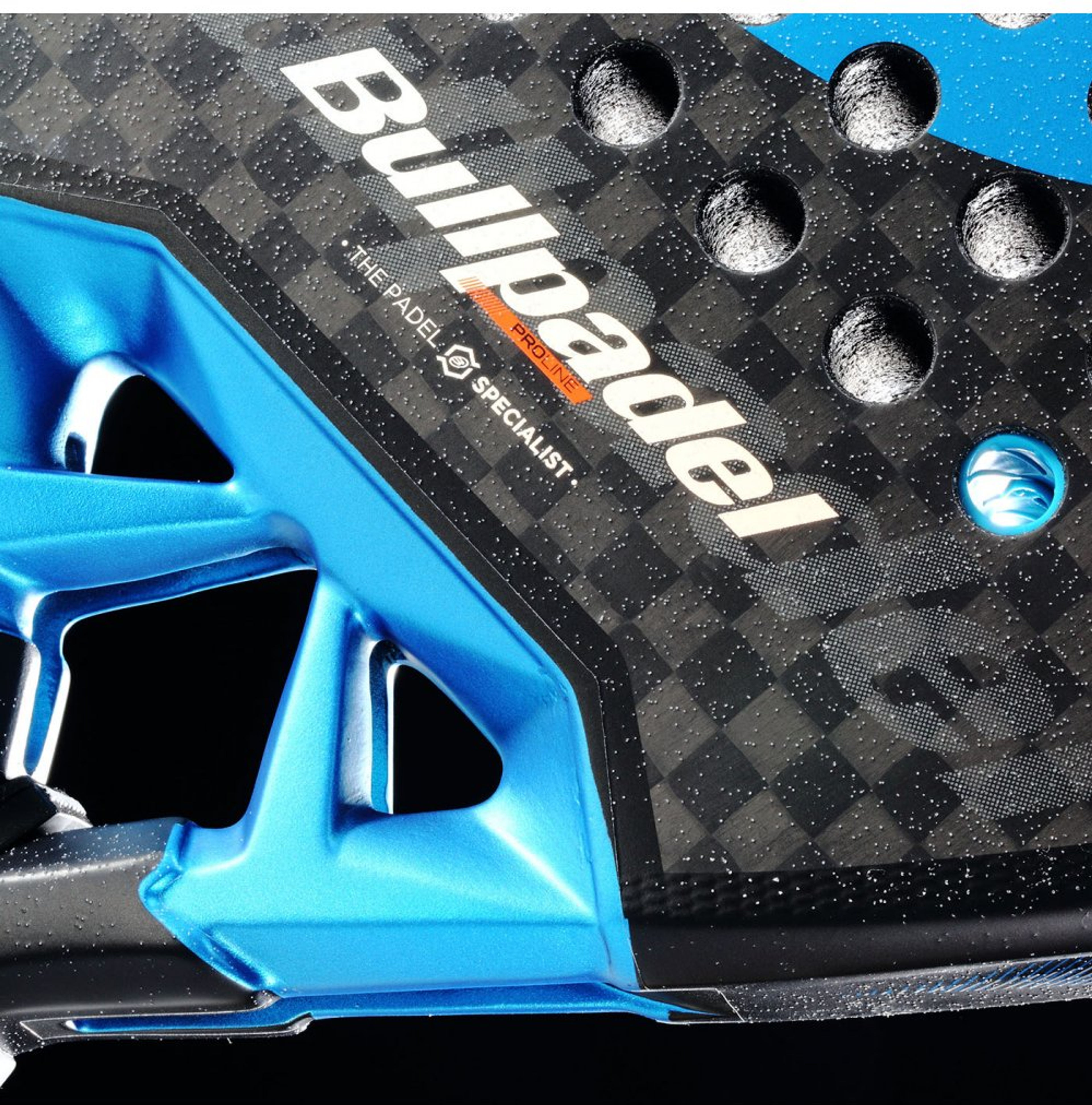 Bullpadel VERTEX 05 HYB padel racket – core detail