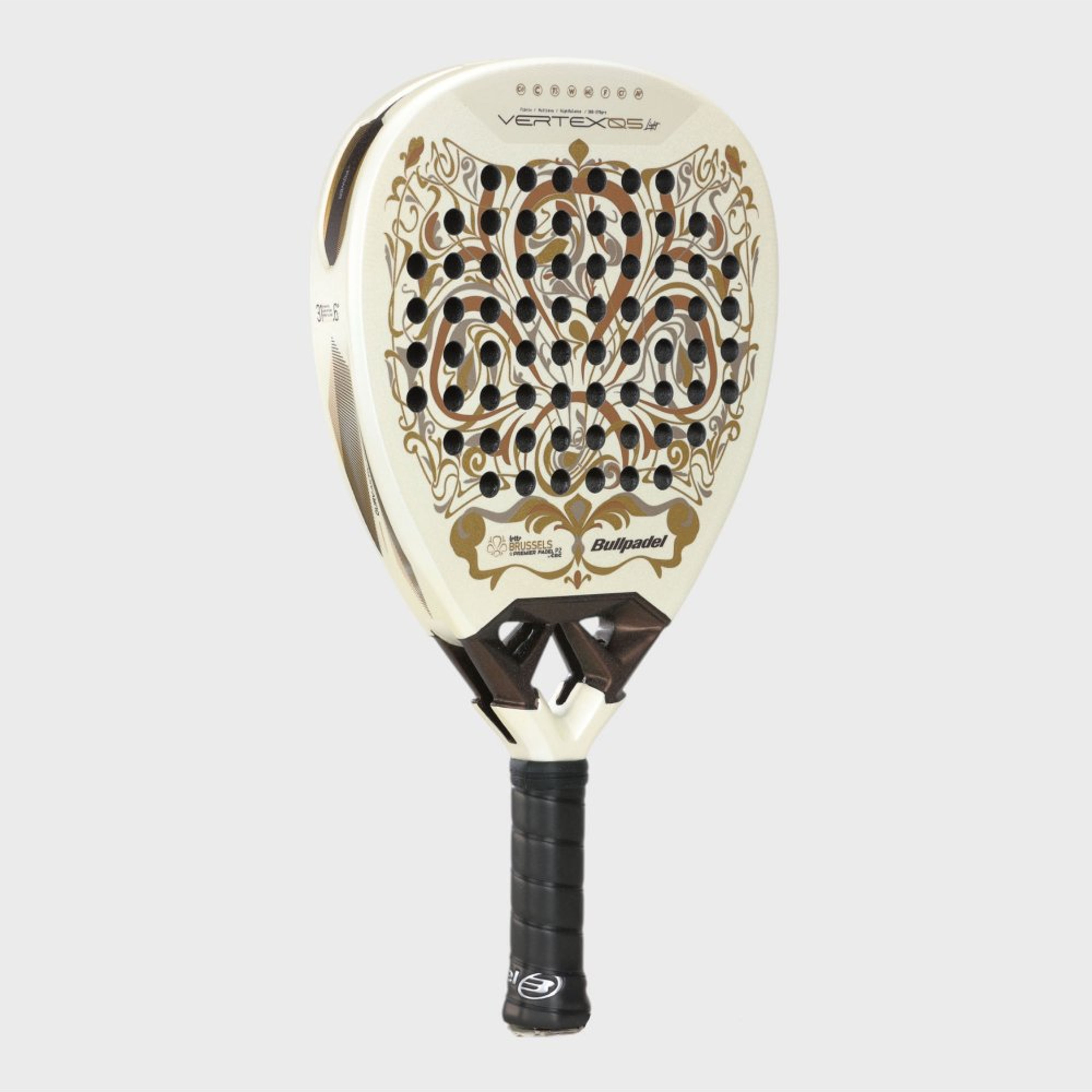 Bullpadel VERTEX 05 LIGHT BRUSSELS 26 padel racket – angled view