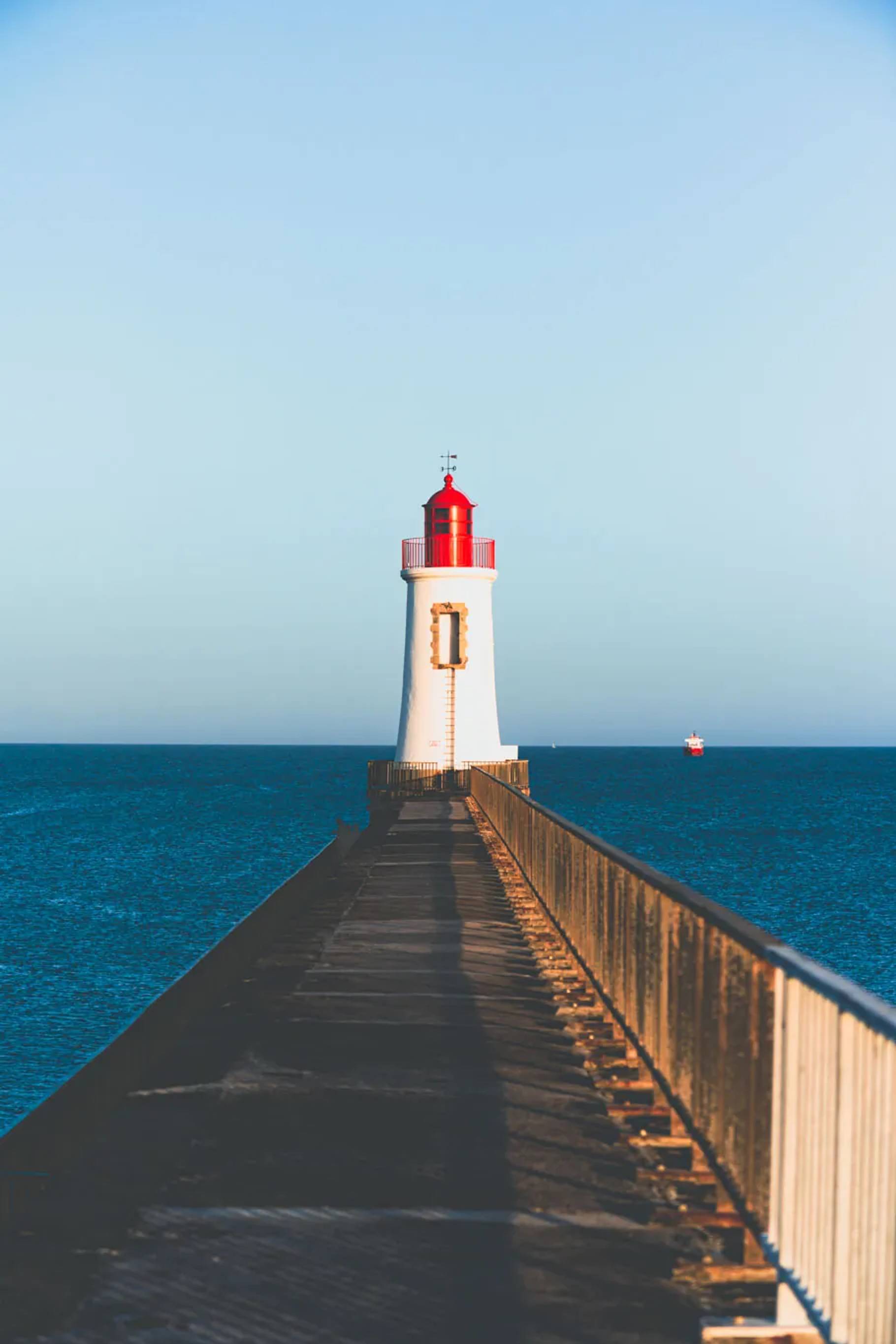 Phare rouge de la grande jetée - Sables d'Olonne (France, 2020)