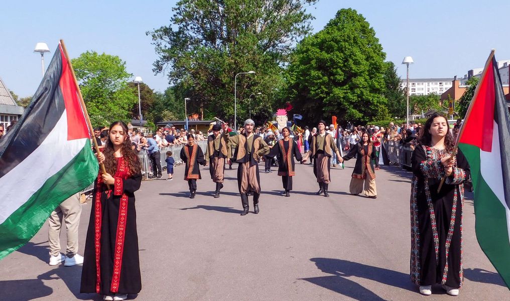 Dabke at the Hammarkulle Carnival!