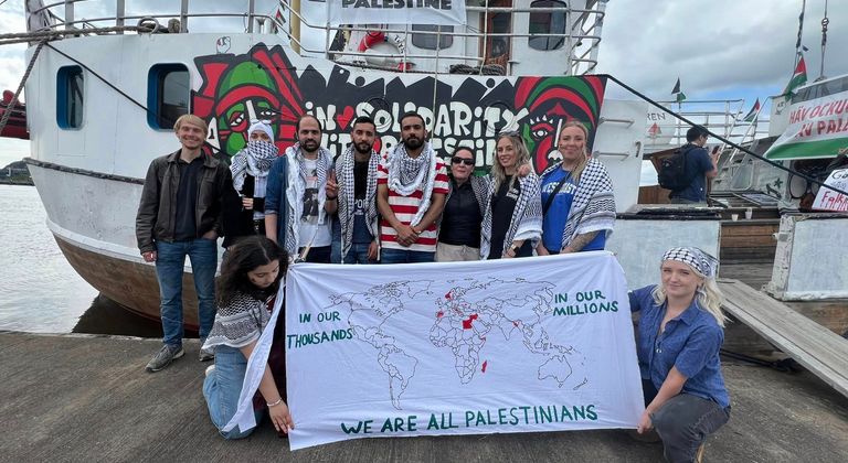 Gaza ship to break the siege