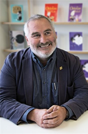 Contributor image for Chris Riddell